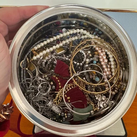 Over 4 lbs Mystery Jewelry Lot - Picture 6 of 6